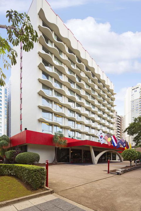 Royal On The Park - Sunshine Coast Tourism 3
