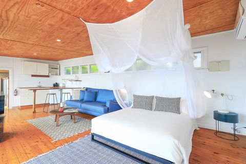 Sail On In Boatshed - Sunshine Coast Tourism 3