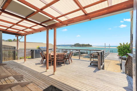 Sail On In Boatshed - Sunshine Coast Tourism 2