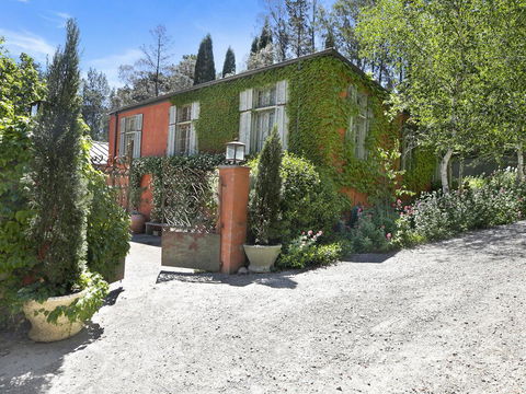 Saint Eloi - Le Jardin - Sunshine Coast Tourism 0