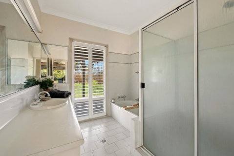 Saleview Estate - Sunshine Coast Tourism 1