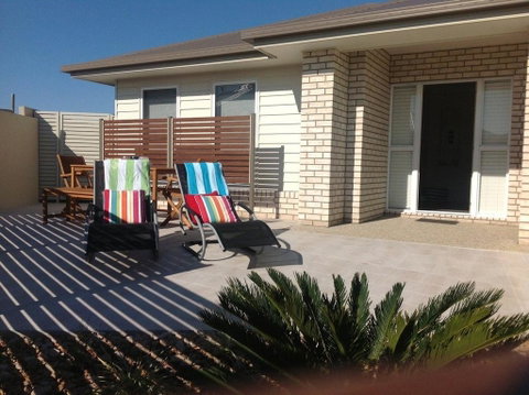 SALTY PAUSE @ BONDI HOUSE - Sunshine Coast Tourism 3