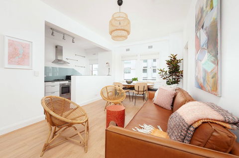 SALTY'S 2 BEDROOM BEACH HOME - Sunshine Coast Tourism 1