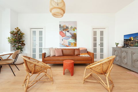 SALTY'S 2 BEDROOM BEACH HOME - Sunshine Coast Tourism 0