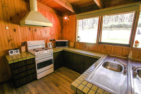 Sambar Lodge - Holiday Sunshine Coast 2