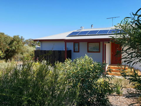 Samphire: Coorong Accommodation - Sunshine Coast Tourism 1