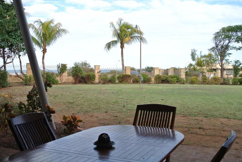 Samson Beach Chalets - Holiday Sunshine Coast 1