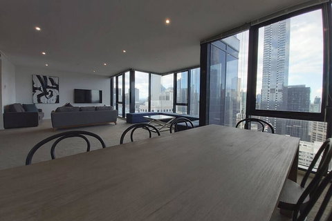 Sanctuary Apartments - City Point Bourke St - Holiday Sunshine Coast 3