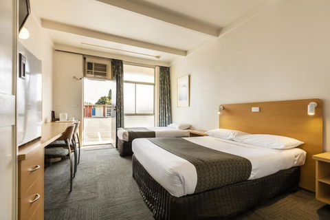 Sandbelt Club Hotel - Holiday Sunshine Coast 2