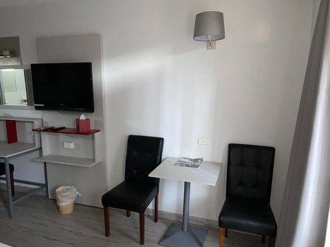 Sandors Motor Inn - Sunshine Coast Tourism 2