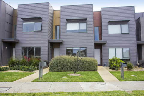 Sands Supreme 55 - Holiday Sunshine Coast 0