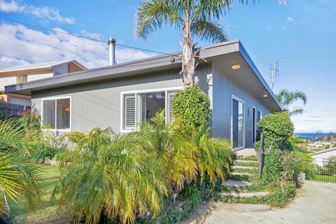 Sapphire Cottage - Holiday Sunshine Coast 1