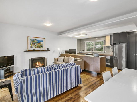 SEA CORNER - Anglesea - Sunshine Coast Tourism 2