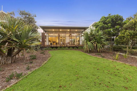 SEA GEM ON ECLIPSE - Sunshine Coast Tourism 3