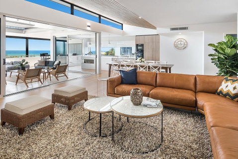 Sea La Vie #2 Luxury Apartment In Coffs Harbour Jetty With Pool, Views And Walking Distance To The Beach! - Sunshine Coast Tourism 3