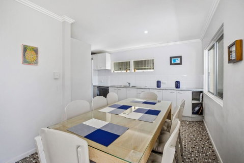 Sea Shack - 29 Pelican Street, Peregian Beach, Noosa Area - Sunshine Coast Tourism 3
