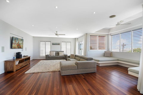 Sea Splash 75 Lorikeet Drive - Holiday Sunshine Coast 0