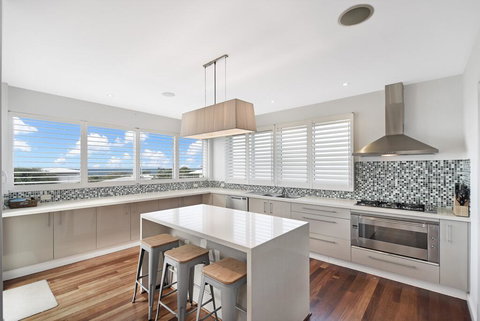 Sea Splash 75 Lorikeet Drive - Holiday Sunshine Coast 1