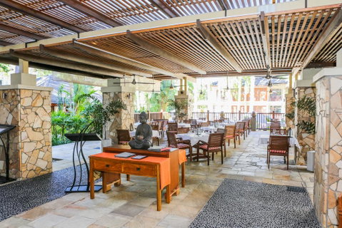 Sea Temple 220 Queen Spa Studio Beachfront Resort - Sunshine Coast Tourism 1