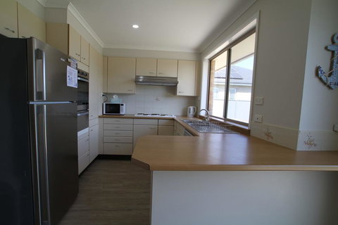 Seabreeze On Ibis - Holiday Sunshine Coast 1