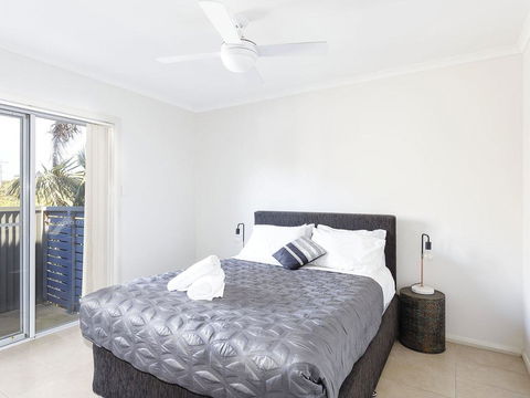 Seachange Apartment 2 - Holiday Sunshine Coast 1