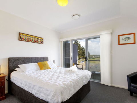 Seachange Apartment 3 - Holiday Sunshine Coast 1