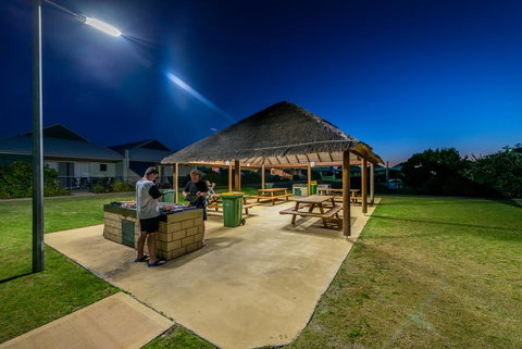 Seafront Unit 49 - Holiday Sunshine Coast 2