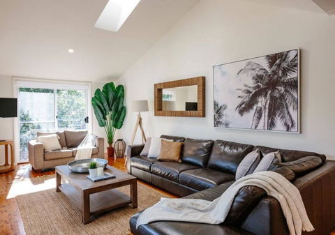Seagrass House - Modern North Avoca Oasis - Holiday Sunshine Coast 0