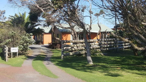 Seahorse Coastal Villas - Sunshine Coast Tourism 0