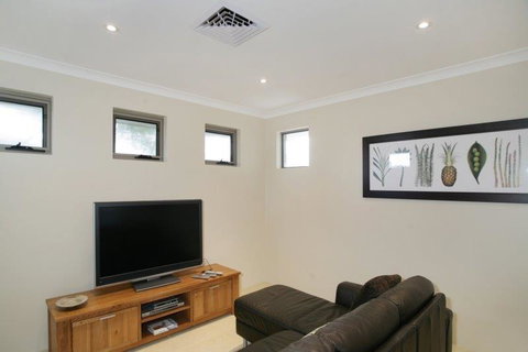 Seal 4 Bedroom House By Shoalwater Executive Homes - Sunshine Coast Tourism 2