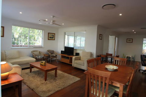 SEAMIST - Sunshine Coast Tourism 0