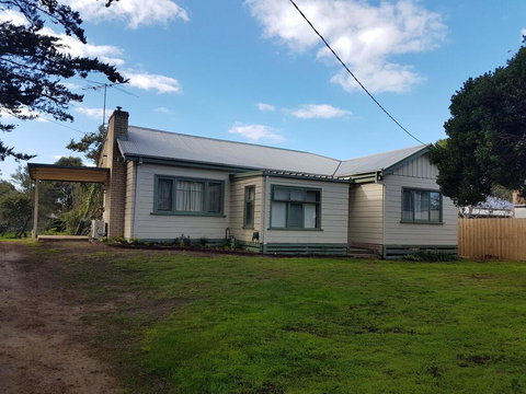 Seas The Day - Holiday Sunshine Coast 1