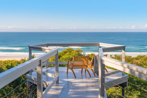 Seascape @ 19 Pindari - Privacy, Space, Views - Sunshine Coast Tourism 0