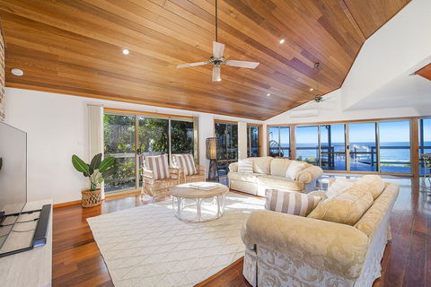 Seascape @ 19 Pindari - Privacy, Space, Views - Sunshine Coast Tourism 2