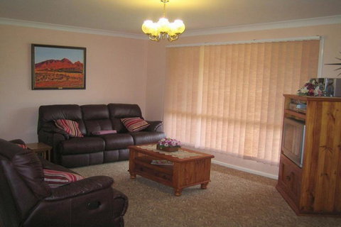 SEASCAPE In NARRAWALLEE - Sunshine Coast Tourism 1