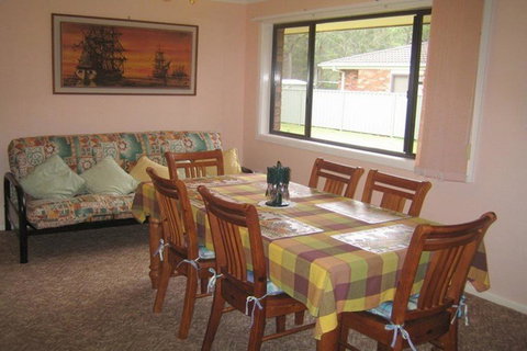 SEASCAPE In NARRAWALLEE - Sunshine Coast Tourism 3