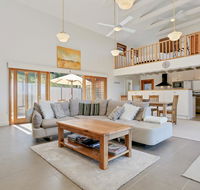 Seascape Retreat - Holiday Sunshine Coast