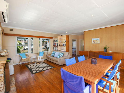 Seashells At North Avoca - 10 View Street - Holiday Sunshine Coast 0