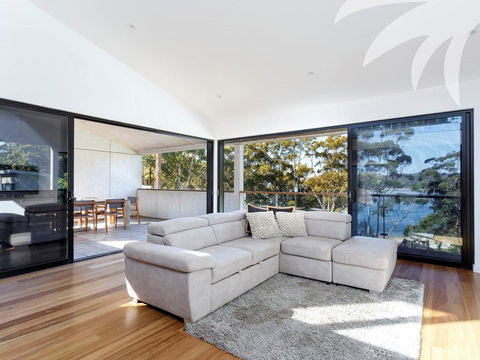 Seashells Lakeside Holiday Perfection - Sunshine Coast Tourism 3