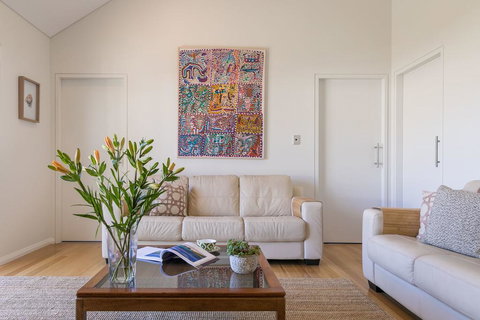 Seaside Apartment - Holiday Sunshine Coast 1