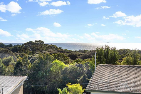 SEASIDE SERENITY 2 - L'Abode Accommodation - Sunshine Coast Tourism 3