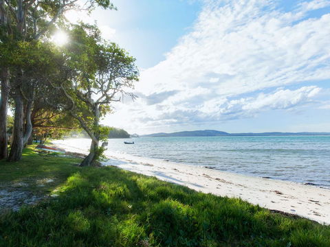 Seaside Splendour - Sunshine Coast Tourism 1