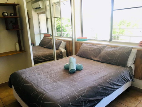 Seaview Studio - Sunshine Coast Tourism 1