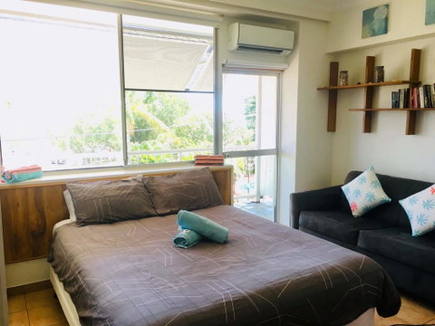 Seaview Studio - Sunshine Coast Tourism 2