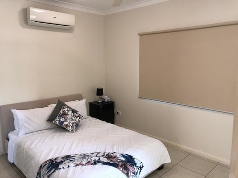 Secure 2 Bed Unit In Gray - Close Palmerston City - Holiday Sunshine Coast 1