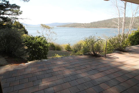 Seeblick 2 On Lake Jindabyne - Sunshine Coast Tourism 0