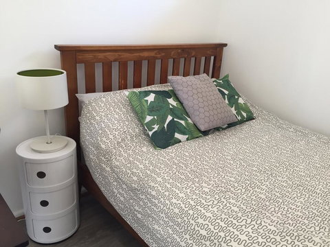 Self Contained Cabin - Holiday Sunshine Coast 1