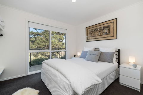 Serenity - Merricks North Cottage - Holiday Sunshine Coast 1
