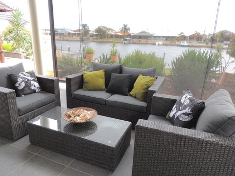 Serenity On Murray Waters B&B - Holiday Sunshine Coast 1