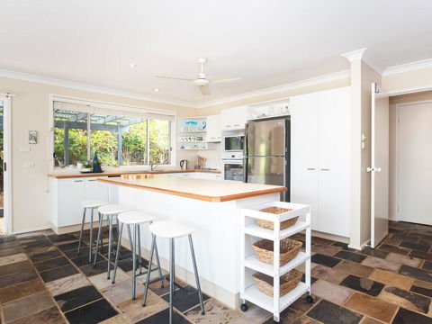 Serenity', 7 Mulloway Place - Peaceful House With Air Con Netflix & WIFI - Sunshine Coast Tourism 2